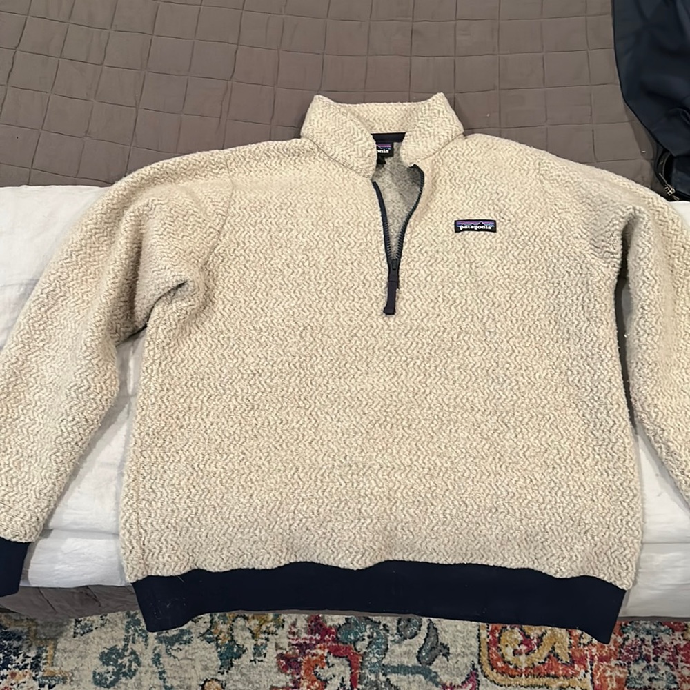 Patagonia size L women's oatmeal quarter zip up